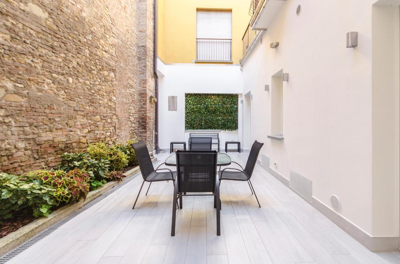 Dimora Santo Stefano: Ampia, Con Giardino Privato Apartment Bologna Exterior photo